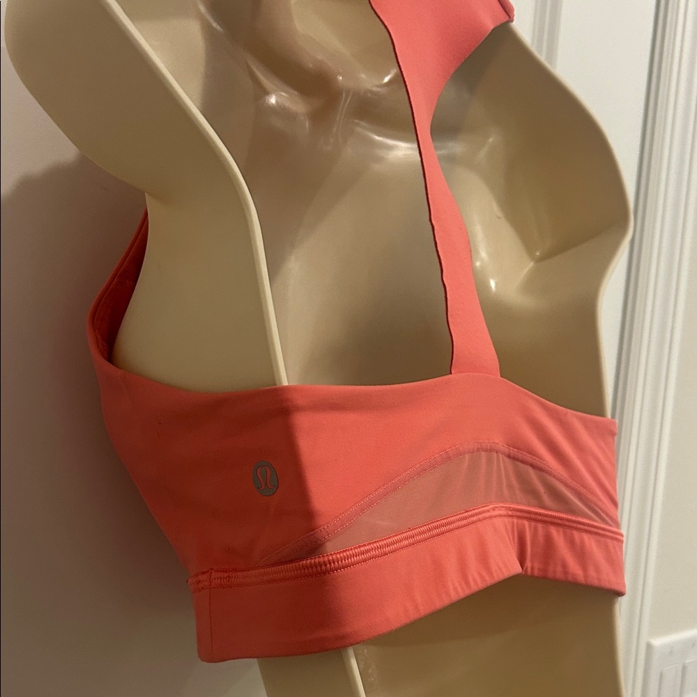 Lululemon - Picture 2 of 4